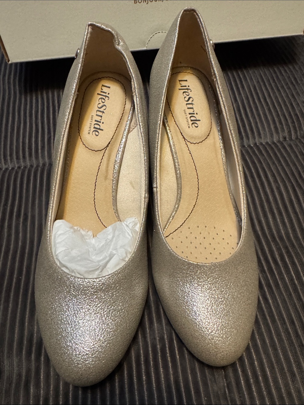 Life Stride Women's Metallic Champagne heels